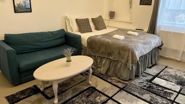 Comfort Apartment, Ensuite - Brunswick Square Hotel (Hove)