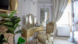 Suite, salle de bains attenante