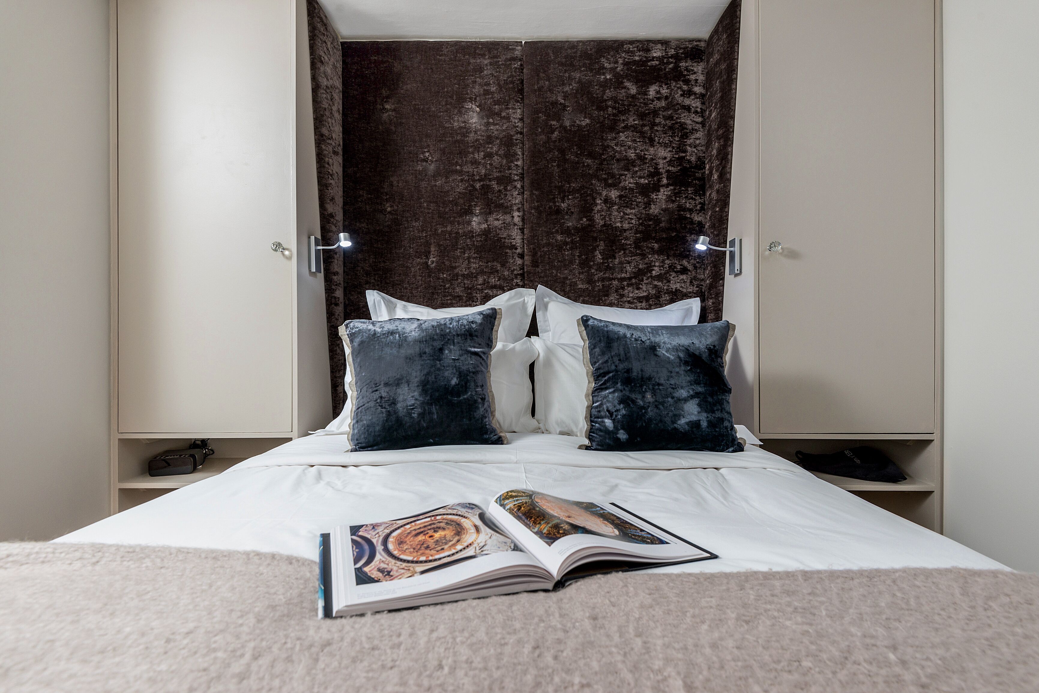 double room, ensuite (the holt)