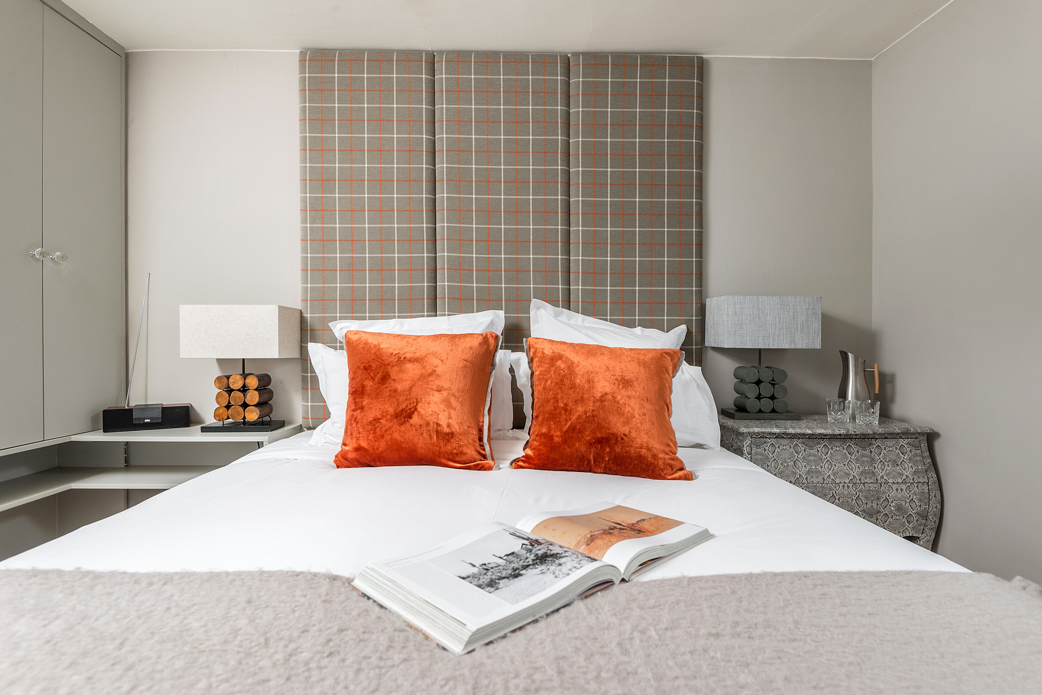 superior double room, ensuite (the den )