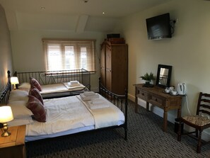 Suite, baño en la habitación
