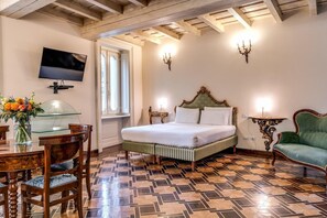 Minibar, in-room safe, cribs/infant beds, rollaway beds - Santa Marta Suites (Milan)