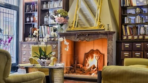 Fireplace - Santa Marta Suites (Milan)