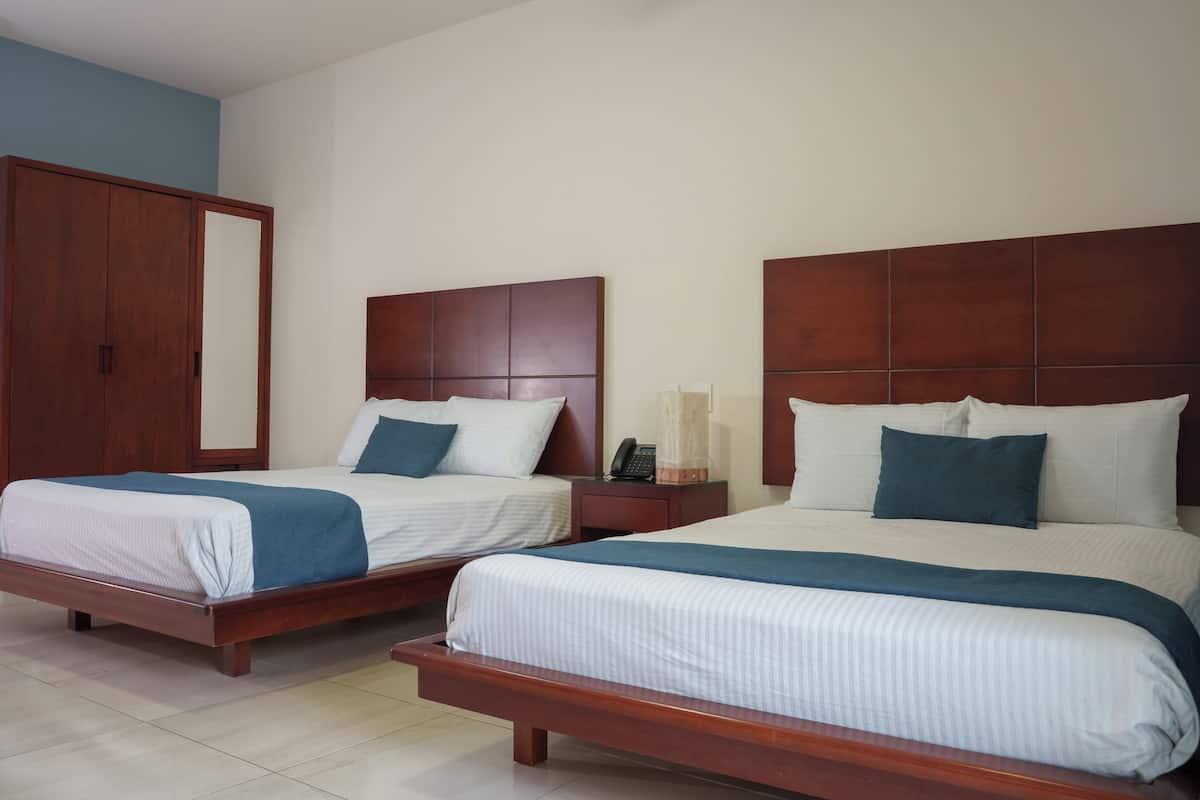 Double Room | In-room safe, iron/ironing board, free WiFi, bed sheets