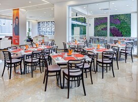 Se sirven desayunos, almuerzos, cenas y cocina mexicana 