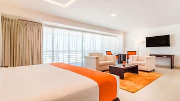 Master Suite | Caja de seguridad en la habitación y escritorio