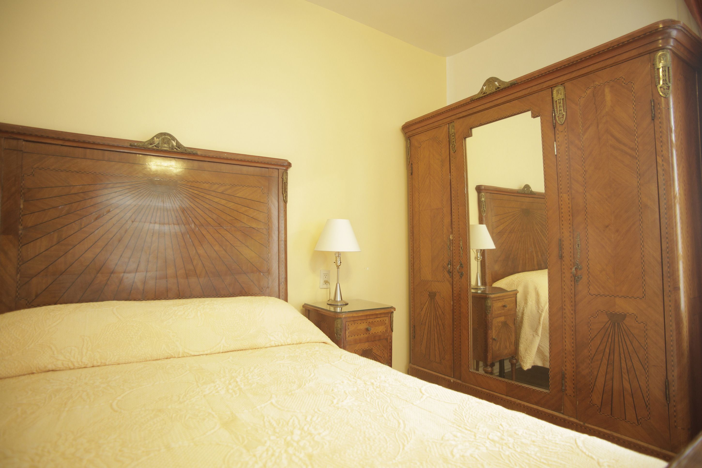 small room, 1 double bed | 1 bedroom, in-room safe, individually decorated, desk