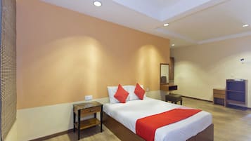 In-room safe, iron/ironing board