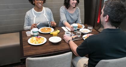 Homewood Suites by Hilton Savannah Historic Dist/Riverfront