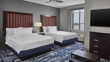 Ropa de cama de alta calidad y escritorio