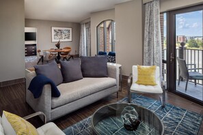 Suite, Multiple Beds, Balcony, River View (2 Rooms/2 Bathrooms) | Living area - Homewood Suites by Hilton Savannah Historic Dist/Riverfront (Savannah)