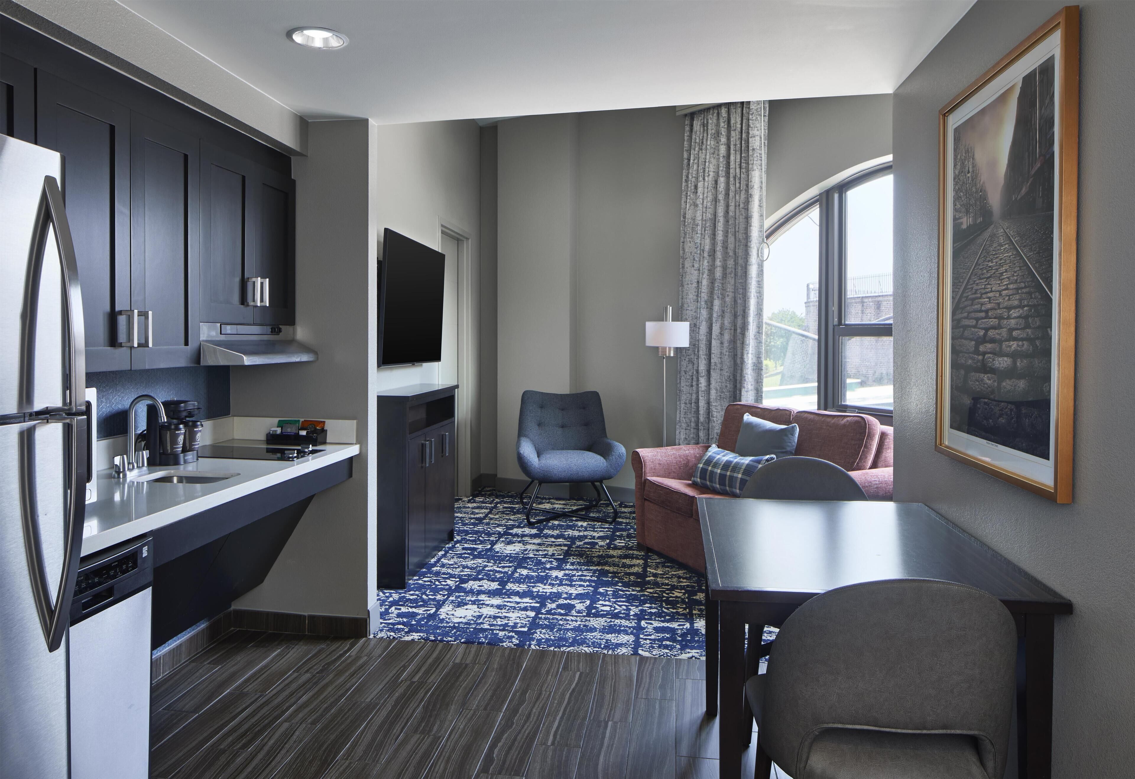 Suite, 1 King-Bett, barrierefrei, Badewanne (River View) | Eigene Küche