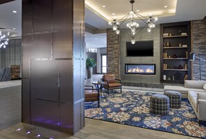 Lobby - Homewood Suites by Hilton Savannah Historic Dist/Riverfront (Savannah)