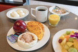 Tägliches inbegriffenes Frühstücksbuffet