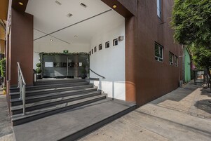 Entrada al alojamiento