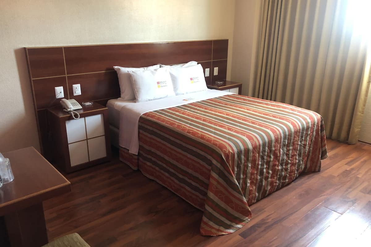 Comfort Room | 1 bedroom, premium bedding, in-room safe, desk