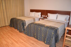 Superior Room, 2 Double Beds | Premium bedding, in-room safe, desk, iron/ironing board - Hotel & Villas Panamá (Mexico City)