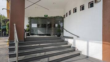 Handrails in stairways