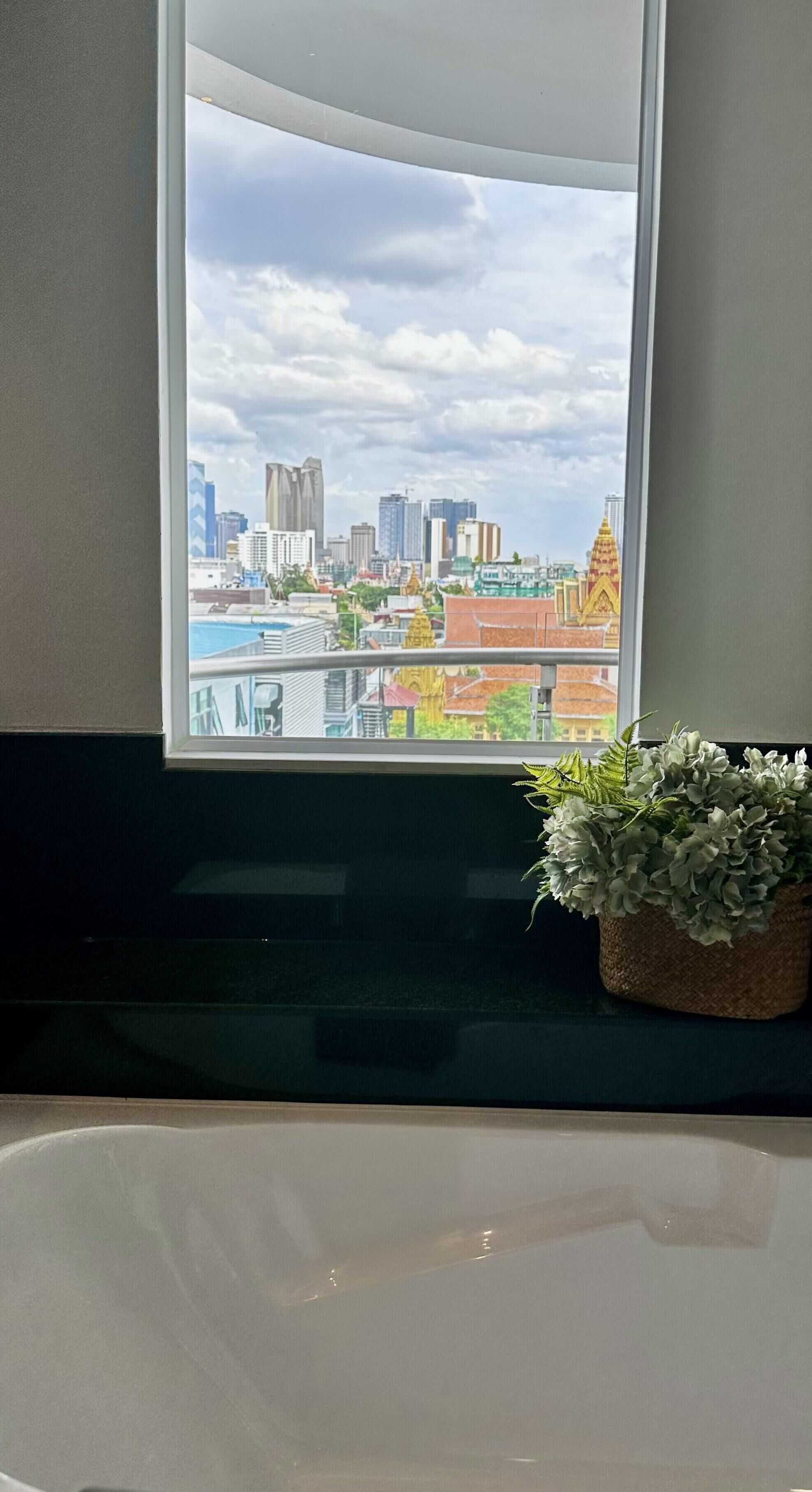suite, balcony | bathroom | shower, rainfall showerhead, free toiletries, hair dryer