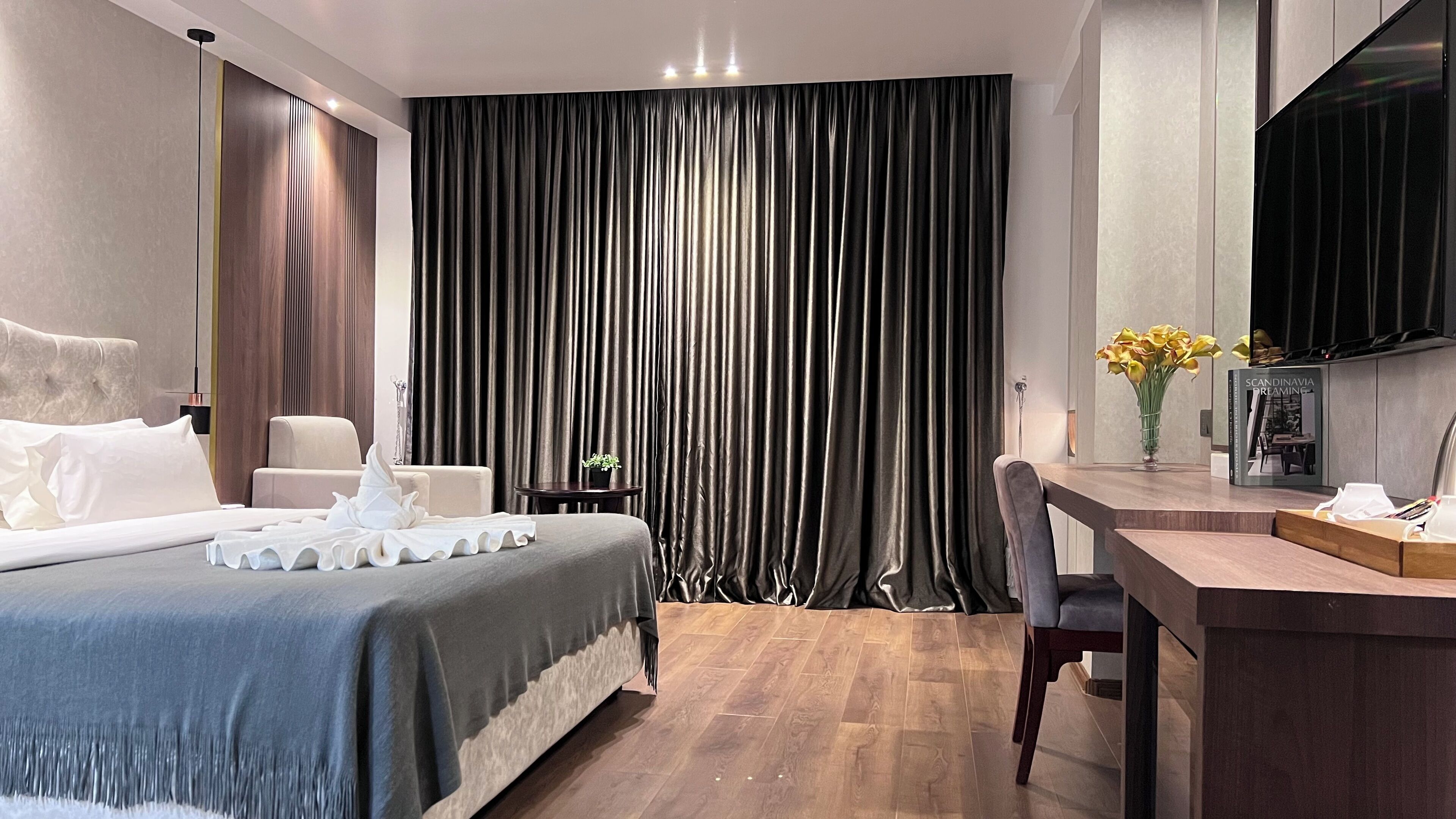 1 bedroom, minibar, in-room safe, individually furnished