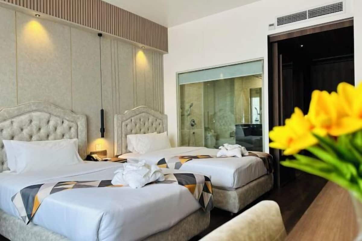 1 bedroom, minibar, in-room safe, individually furnished