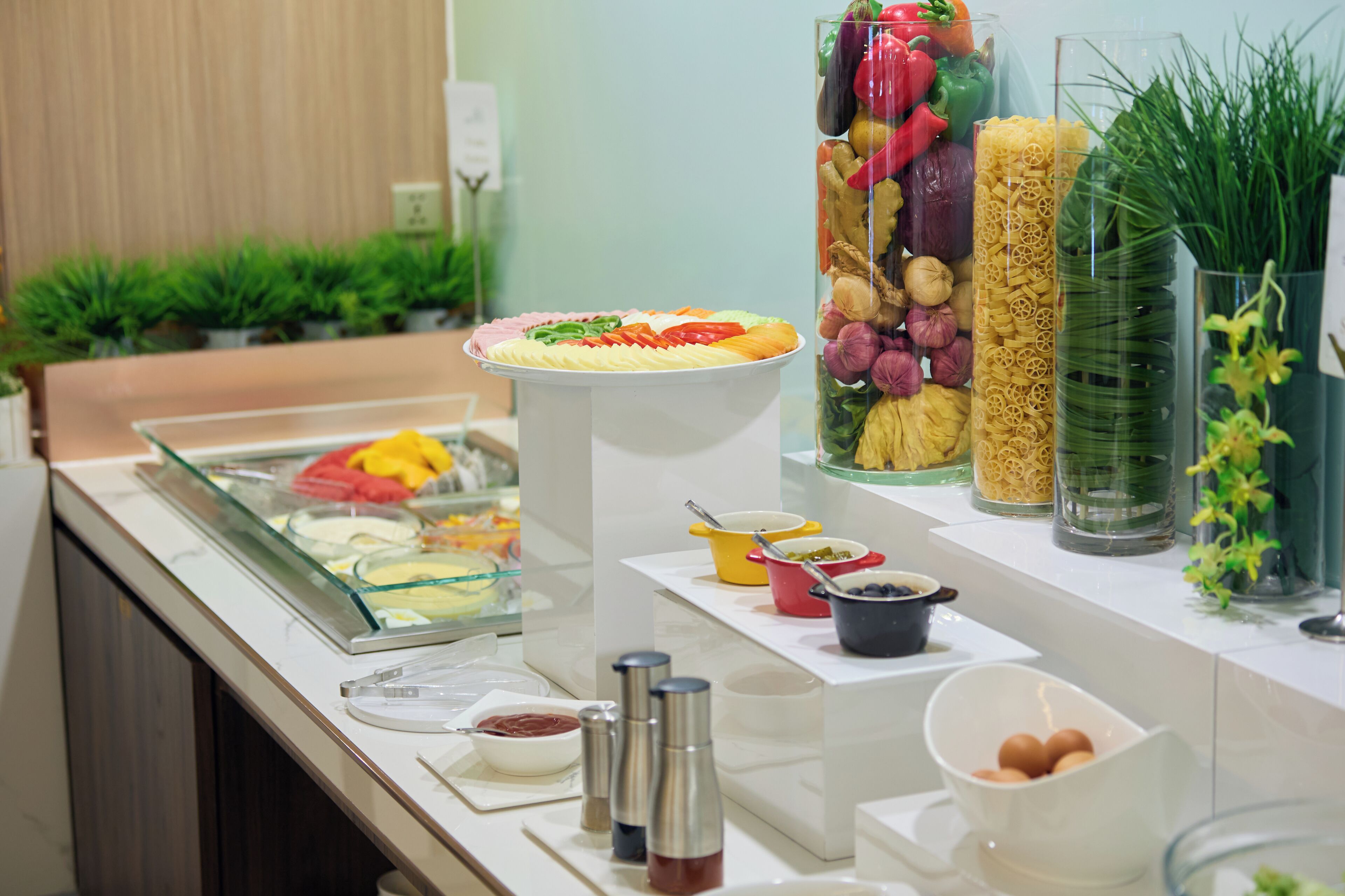 Daily buffet breakfast for a fee