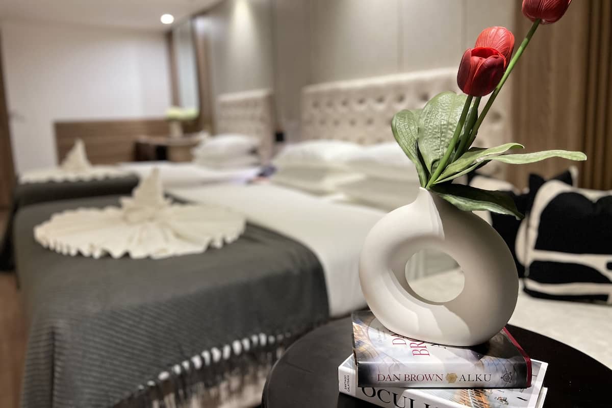 Suite Family Room
