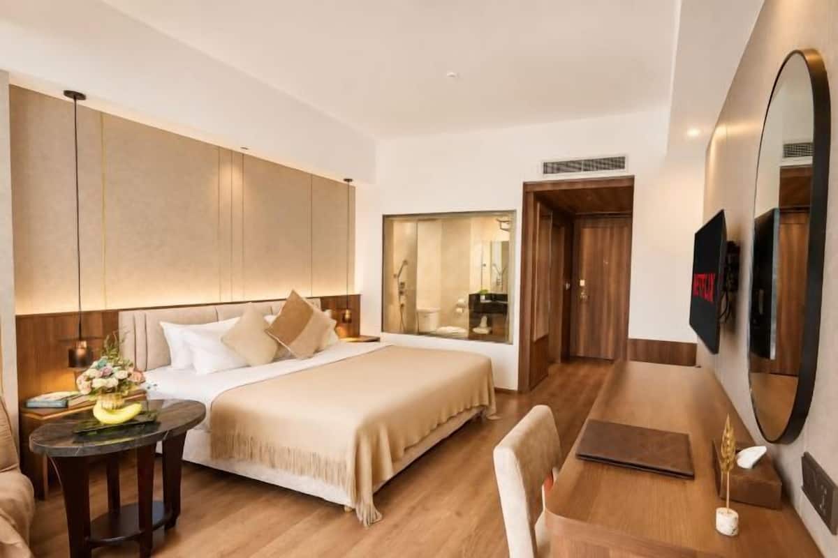 Minibar, in-room safe, desk, blackout drapes