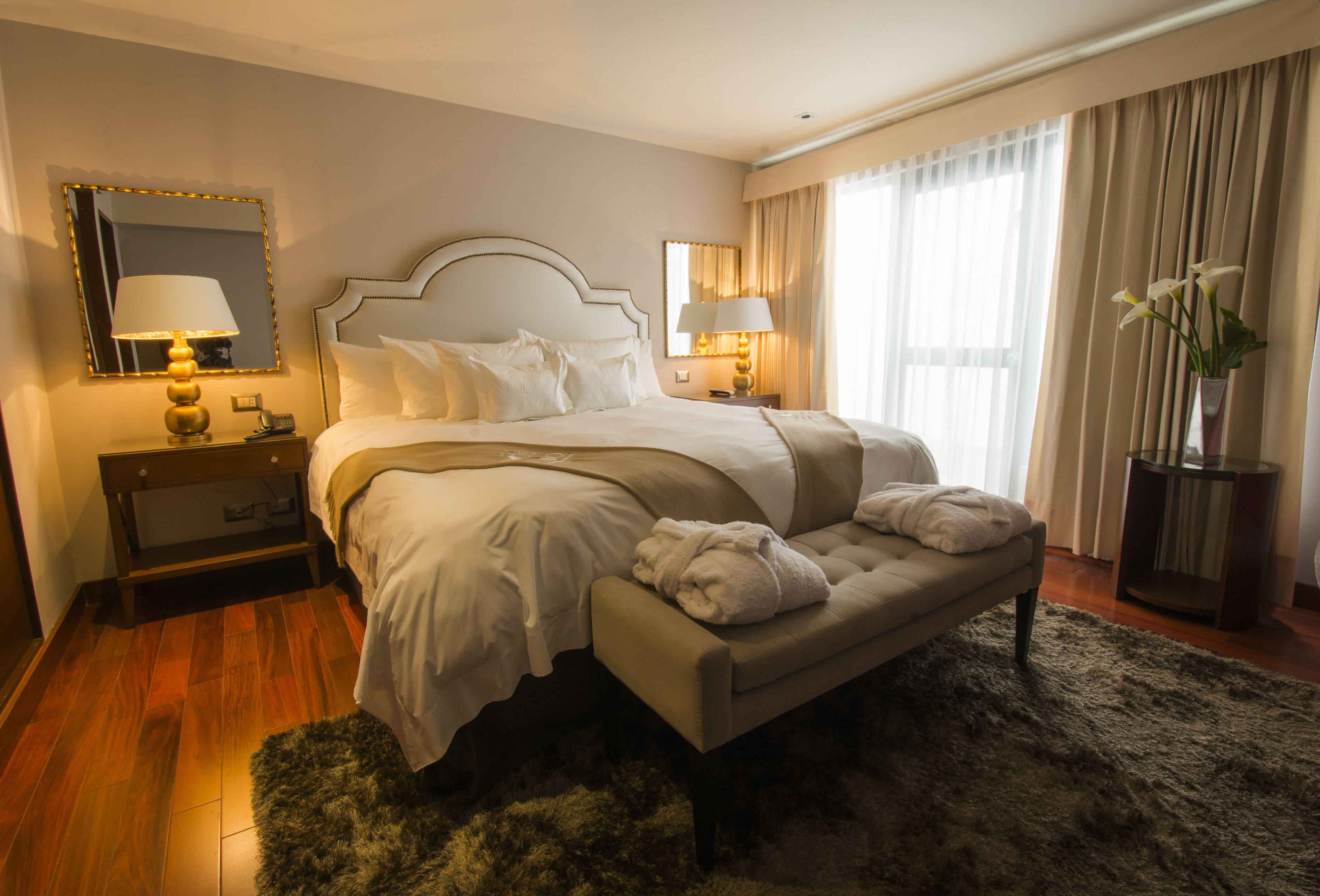 junior suite, 1 king bed | 1 bedroom, premium bedding, down duvets, in-room safe