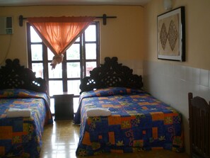 Iron/ironing board, free cribs/infant beds, free rollaway beds - Hotel Colonial San Carlos (Cancun)