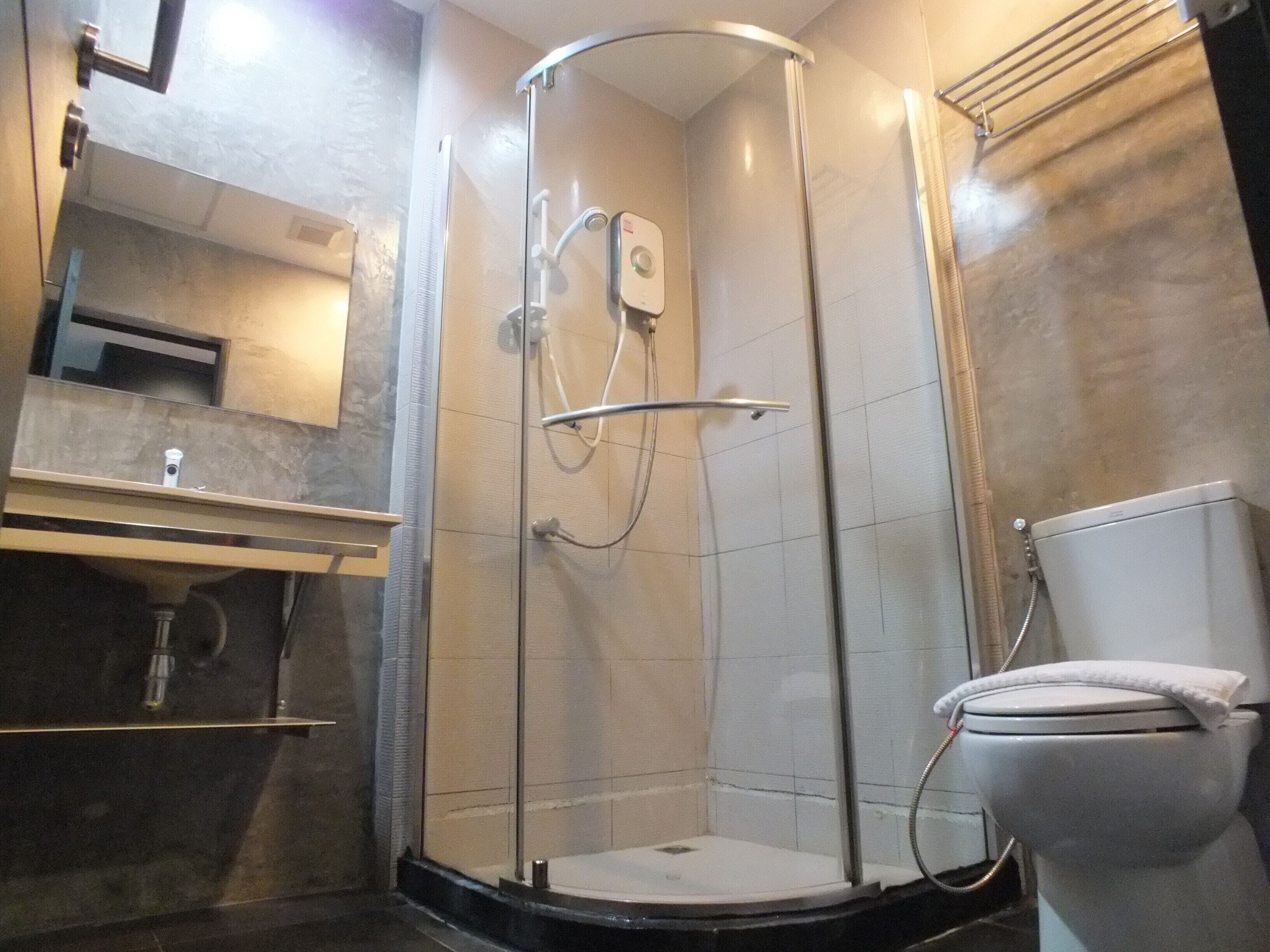 standard twin room | in-room dining