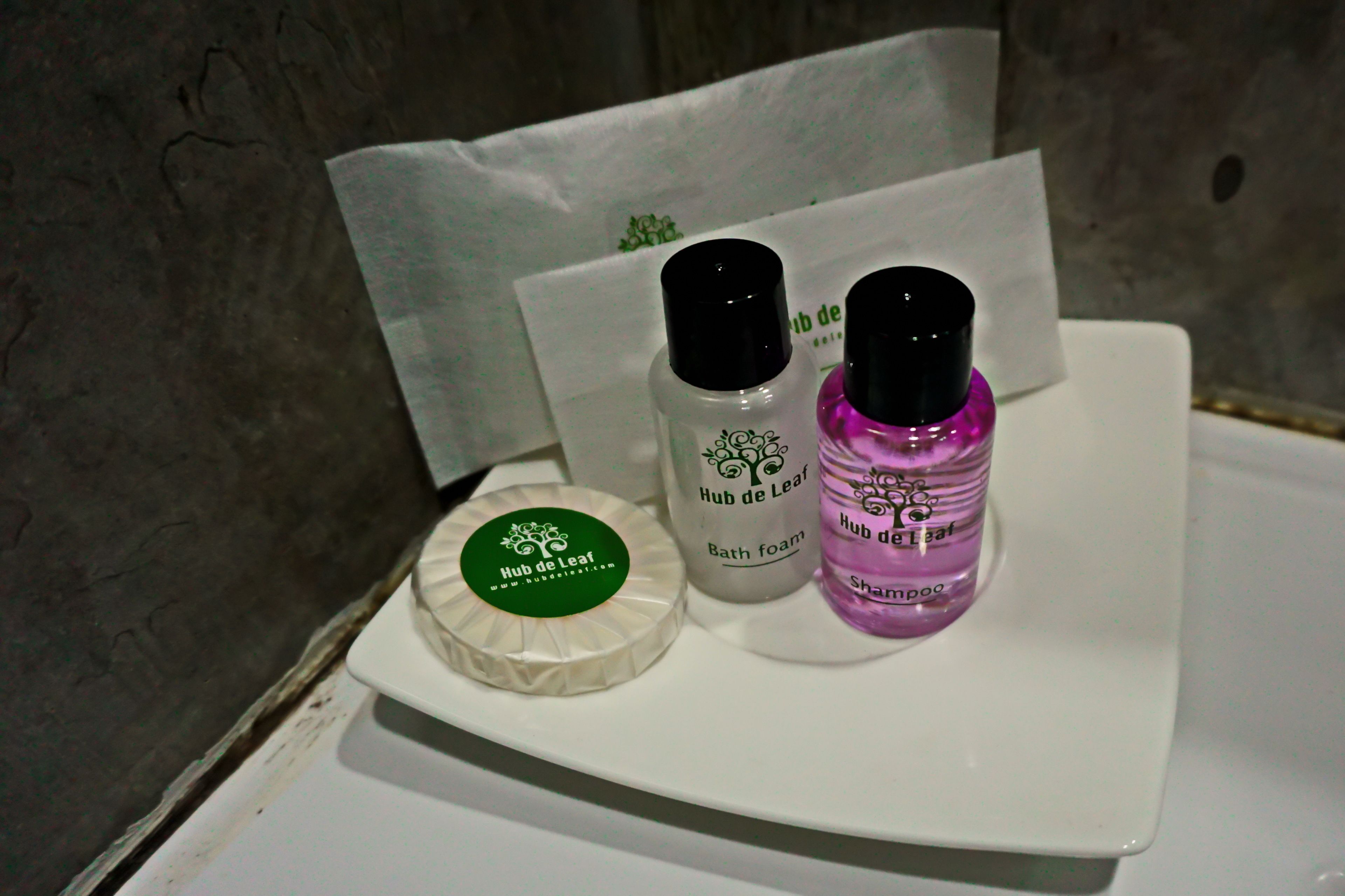 standard room | bathroom | shower, free toiletries, towels