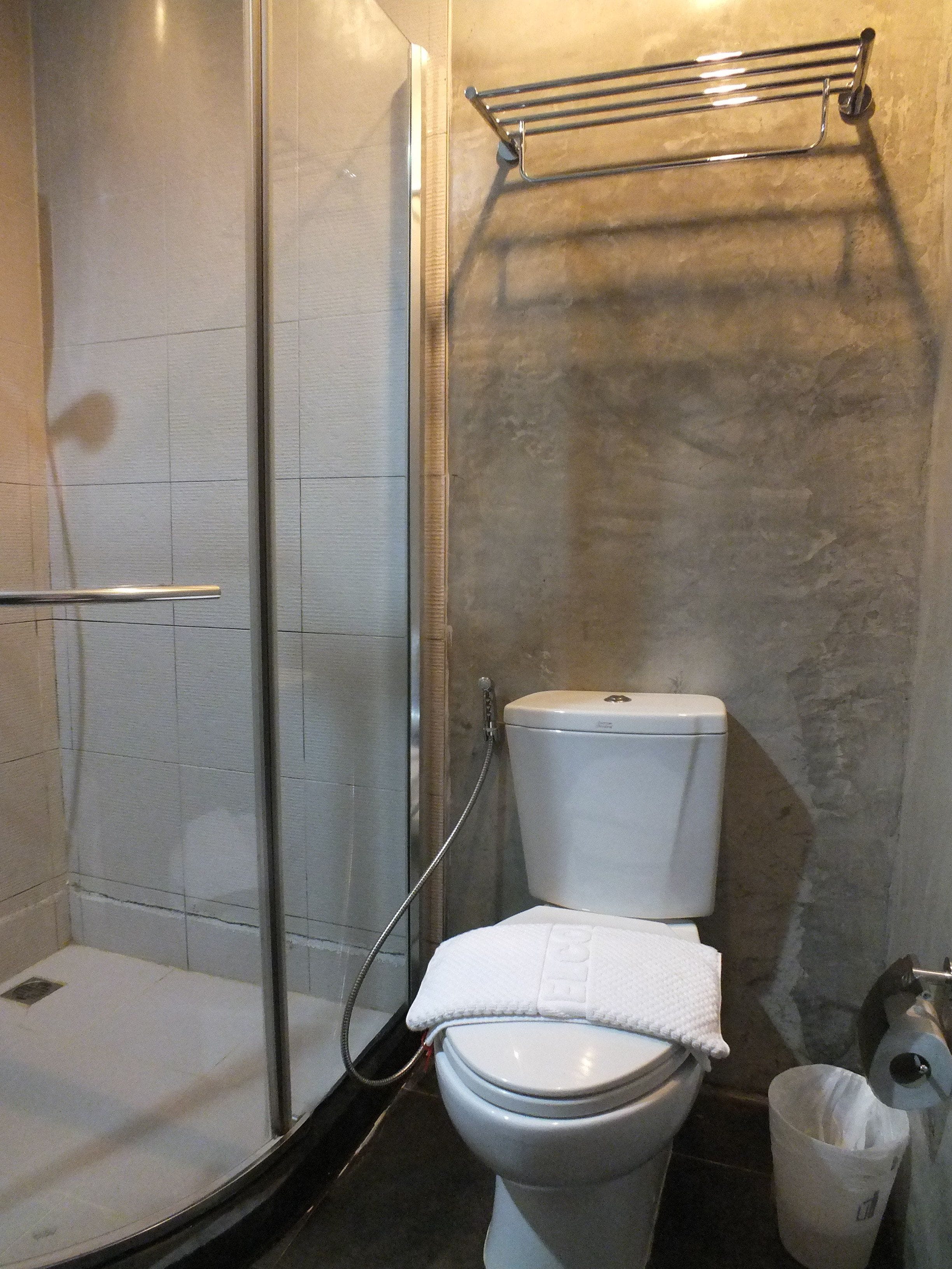 shower, free toiletries, towels