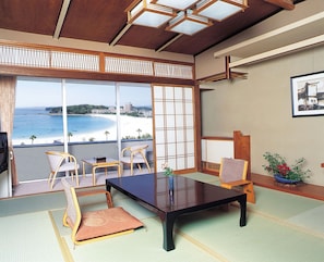 傳統客房, 吸煙房 (Japanese-Style, 10 Tatami Matts) | 客房內保險箱、遮光布/窗簾、免費無線上網、床單
