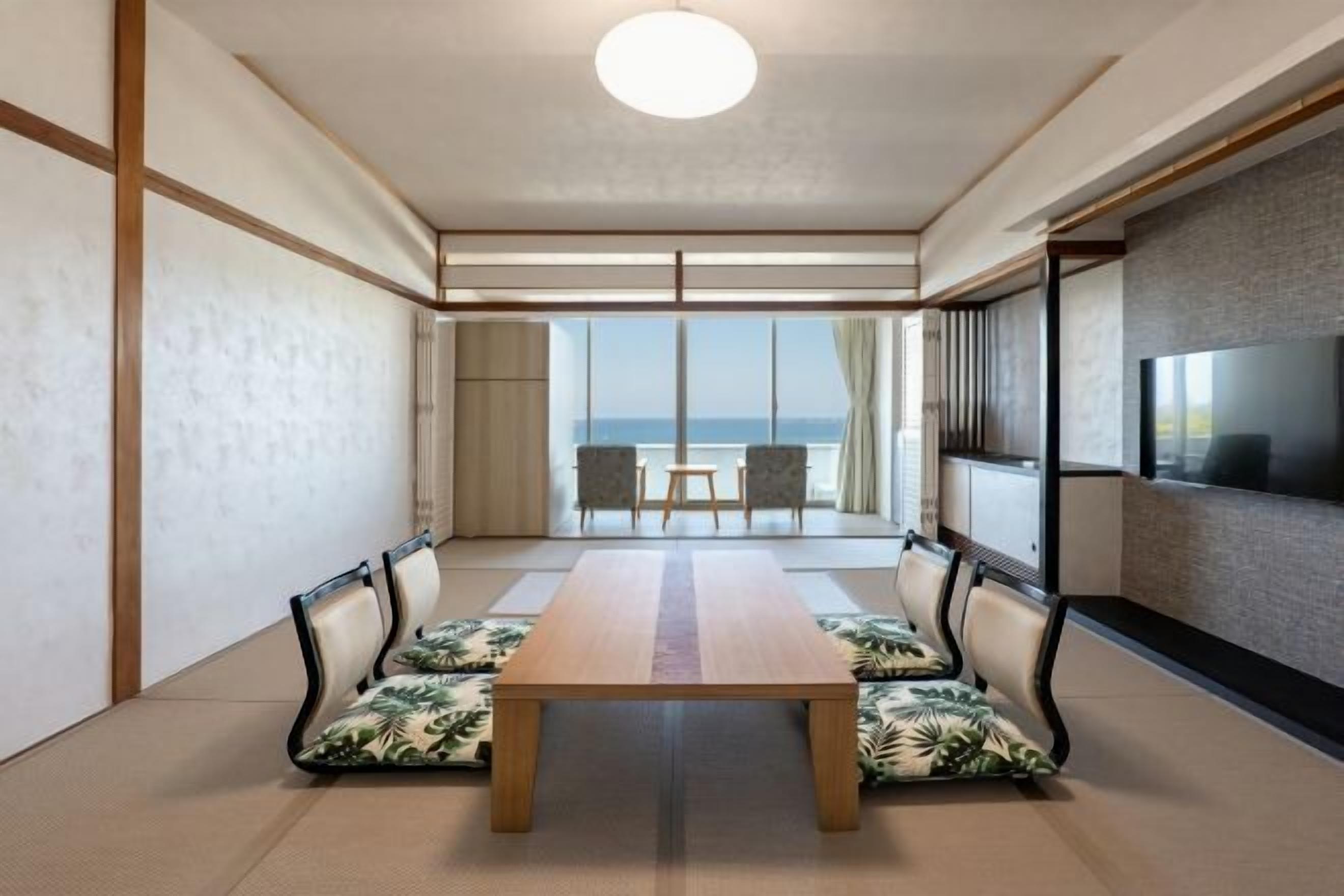 Dining | Breakfast and dinner served, Regional cuisine