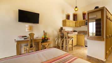 Studio Standard - 1 dubbelsäng - pentry | 1 sovrum, värdeförvaringsskåp på rummet och skrivbord