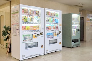 Vending machine - Hotel 1-2-3 Kurashiki (Kurashiki)