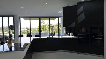 Luxury Penthouse, 4 Bedrooms, Kitchenette, Sea View | 3 bedrooms, minibar, in-room safe, desk