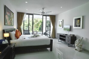 Luxury Apartment, 2 Bedrooms, Kitchenette, Partial Sea View | Minibar, in-room safe, desk, soundproofing