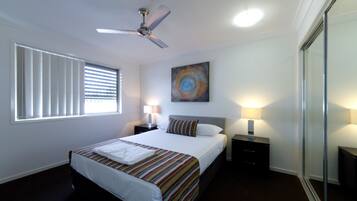 Iron/ironing board, WiFi (free)