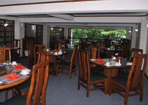 Dinner served - Alfa Hotel (Yangon)