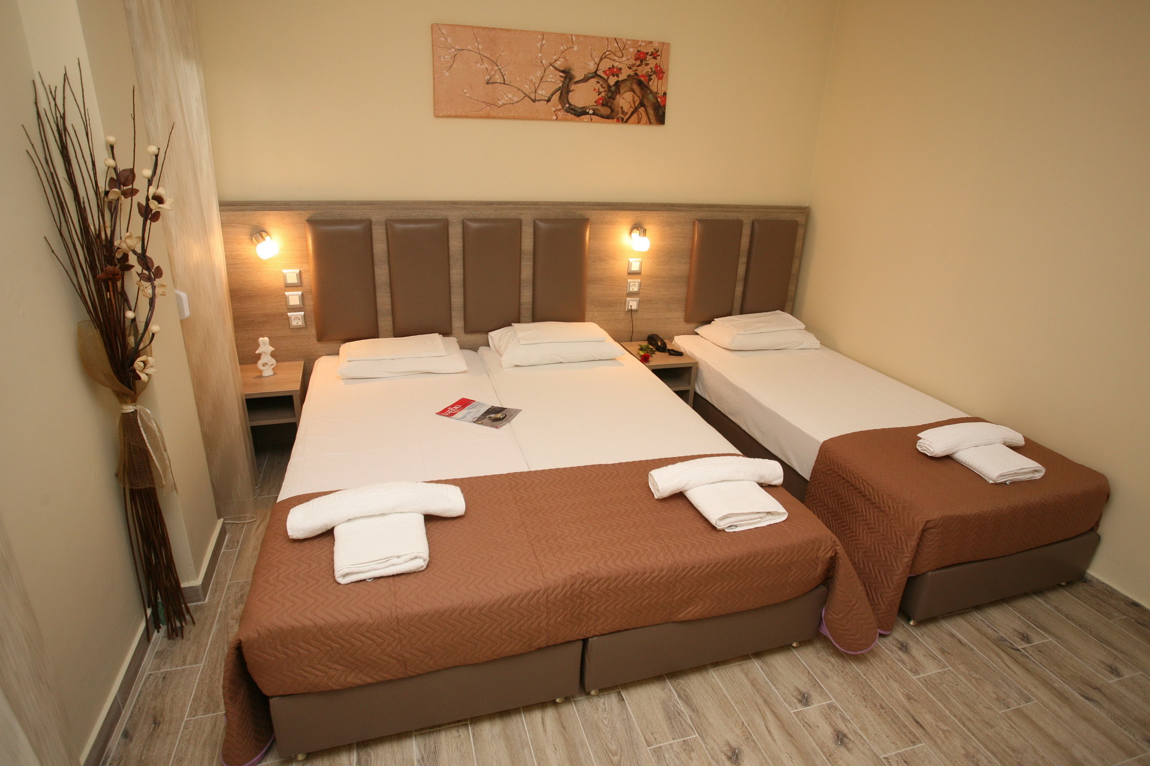 triple room | minibar, desk, soundproofing, free wifi