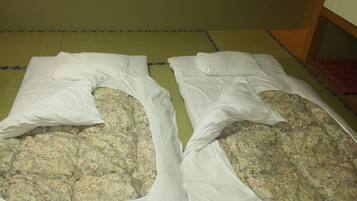 Japanese Traditional Room | Desk, free WiFi, bed sheets