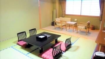 Japanese Traditional Room | In-room dining