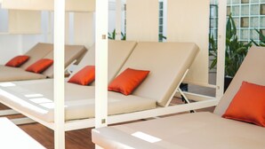 Outdoor pool, sun loungers - Oasis Sa Tanca Apartments by Typic Hotels (Santa Eulalia del Rio)