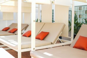 Outdoor pool, pool loungers - Apartamentos Typic Oasis Sa Tanca (Santa Eulalia del Rio)