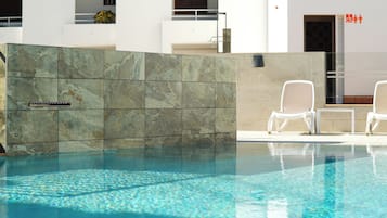Udendørs pool, liggestole