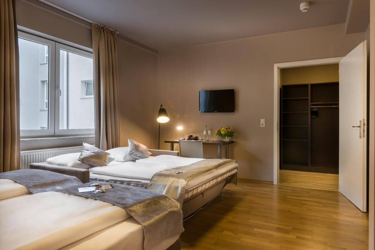 Schreibtisch, schallisolierte Zimmer, kostenloses WLAN, Bettwäsche