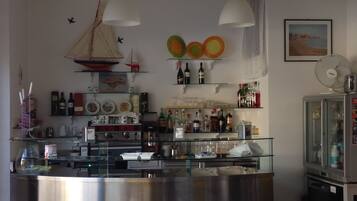 Bar (in der Unterkunft)