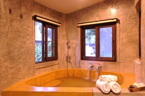 Bañera con ducha, bañera con aguas termales